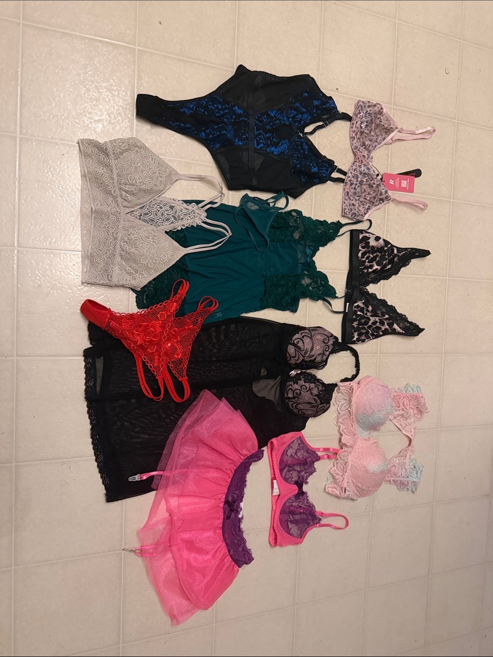 CLEARANCE - Women’s XS/S Intimates Bundle 12pcs Total